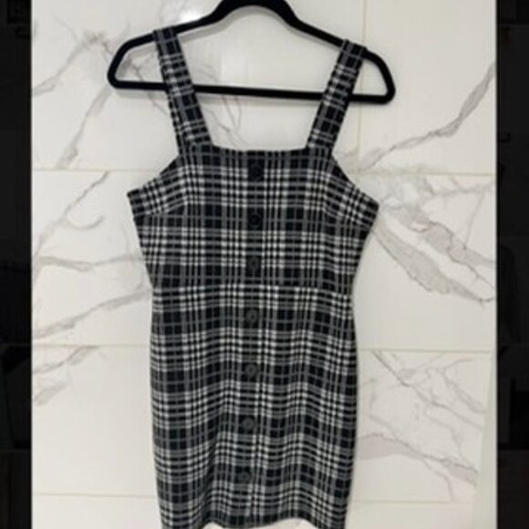 Plaid Dress - Picture 2 of 4